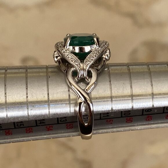 18K Natural 3.18 Carat Emerald & Diamond Ring  $8,848 Replacement Value - Picture 12 of 15